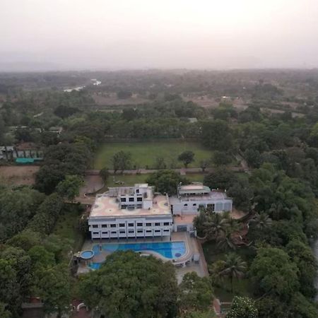 U Rivergate Karjat Buitenkant foto