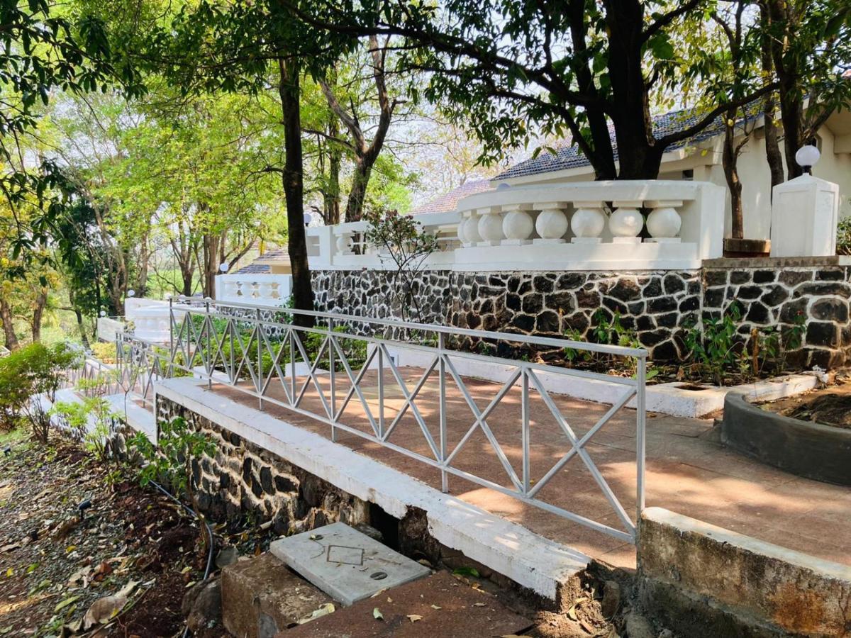 U Rivergate Karjat Buitenkant foto