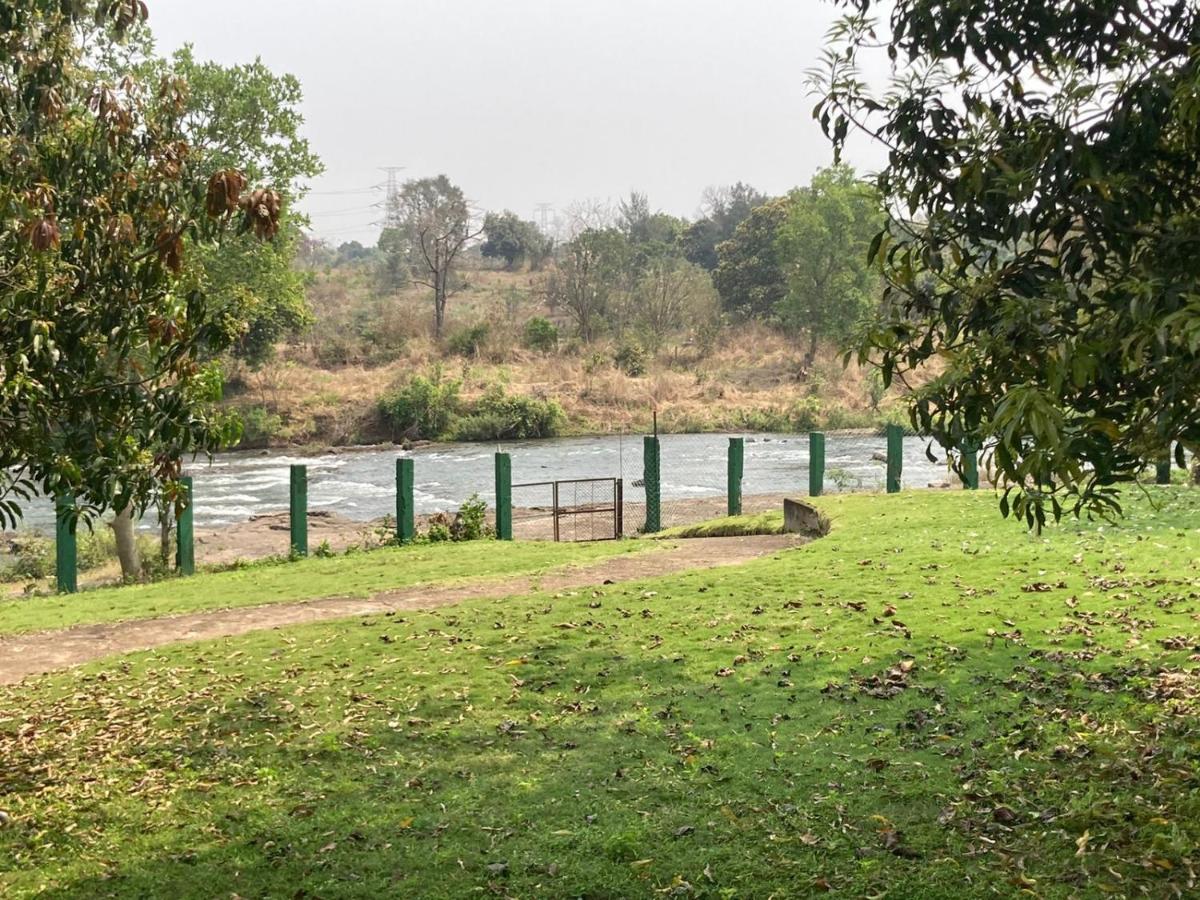 U Rivergate Karjat Buitenkant foto