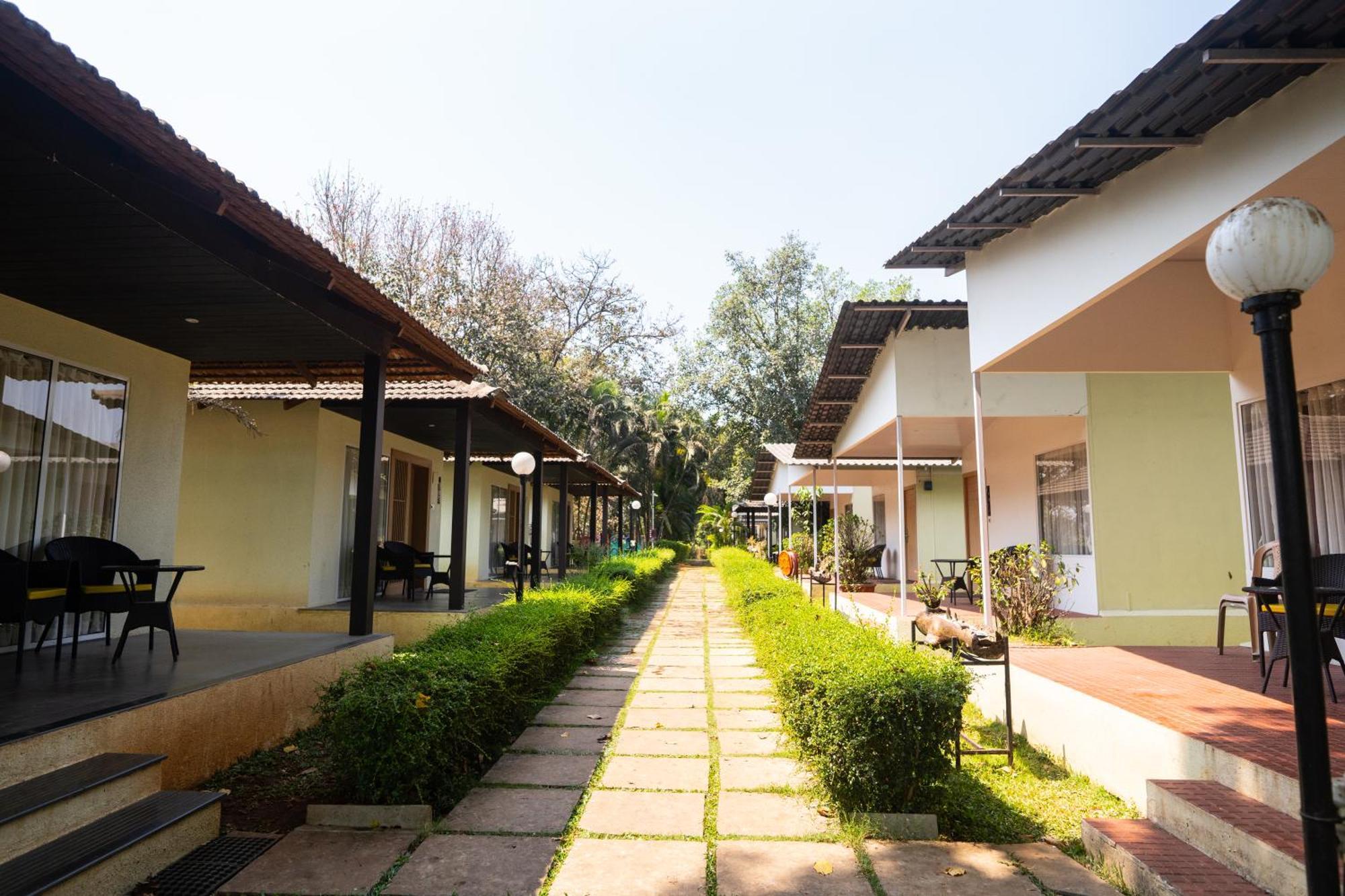 U Rivergate Karjat Buitenkant foto